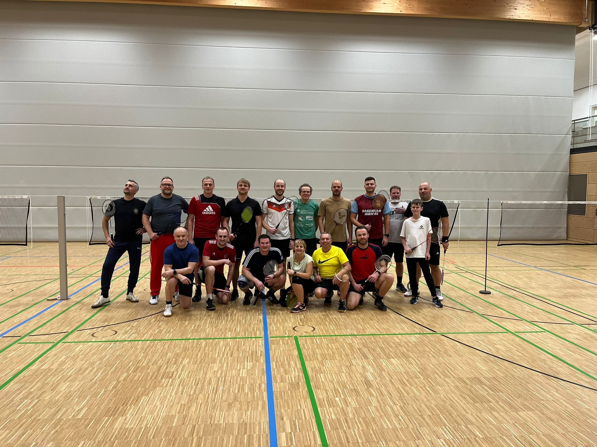 Mehr über den Artikel erfahren Badminton meets Fußball