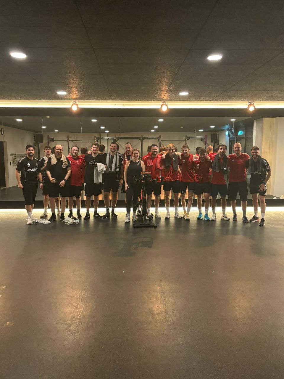 VfL Fußball Spinning im The Hive